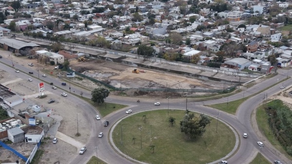 Obra &ldquo;trucha&rdquo; en La Plata: acusan a estaci&oacute;n de servicio de violar ordenanza y arriesgar al barrio