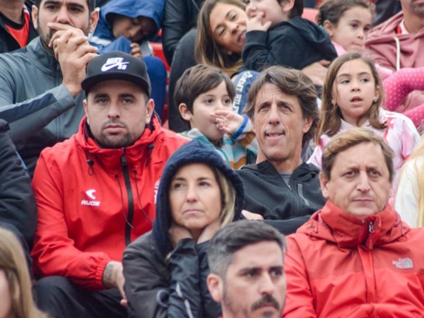 Es platense, campe&oacute;n del mundo, no se olvida de sus or&iacute;genes y recorre los clubes de la regi&oacute;n