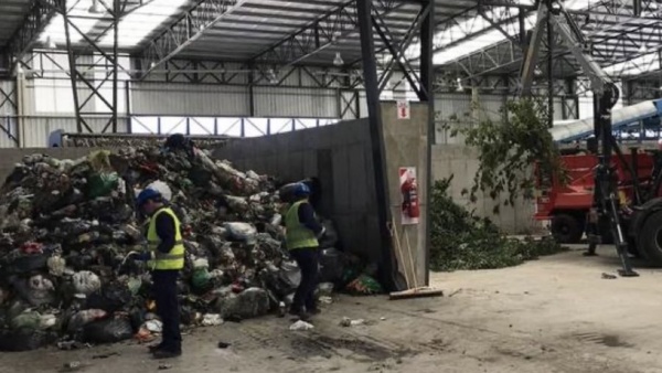 Hallaron muerto a un hombre en el predio de CEAMSE en Ensenada: ten&iacute;a signos de aplastamiento