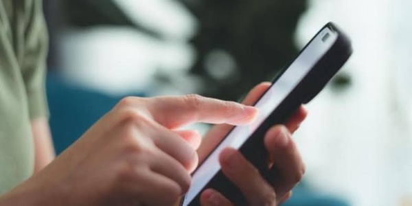 Estafa telef&oacute;nica en La Plata: se hizo pasar por Mercado Libre y le vaciaron cuentas por m&aacute;s de $3 millones