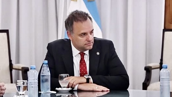 La Jefatura de Gabinete en llamas: investigan contratos millonarios de la esposa de Adorni