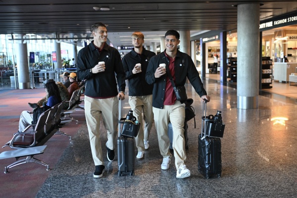 Visita de riesgo: Con plantel numeroso y una baja de &uacute;ltimo momento, Estudiantes lleg&oacute; a Brasil para medirse con el campe&oacute;n