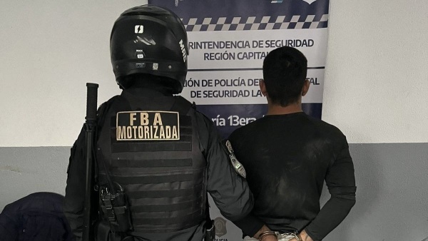 "Pas&oacute; a los golpes": control en lavadero de La Plata termin&oacute; con dos polic&iacute;as heridos y un detenido