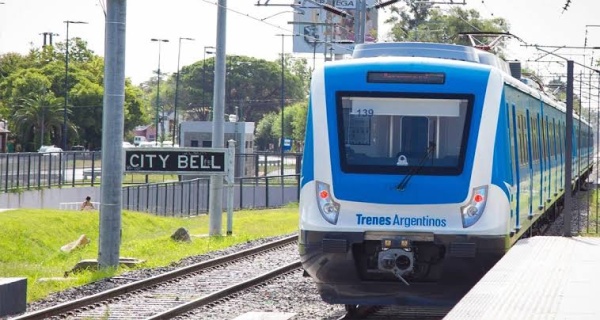 El Tren Roca La Plata normalizado: falla el&eacute;ctrica cort&oacute; el servicio desde las 6 y la Autopista colaps&oacute;