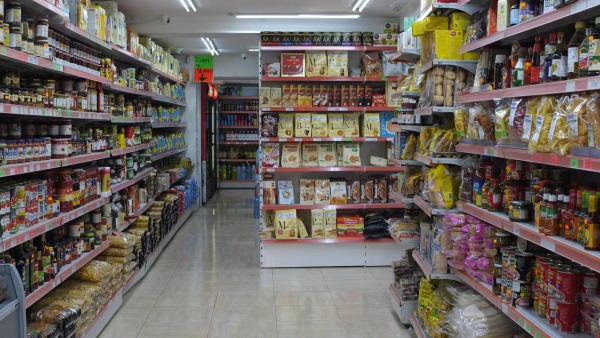 Robaron un supermercado de La Plata, el due&ntilde;o sali&oacute; a perseguir a los ladrones y escaparon