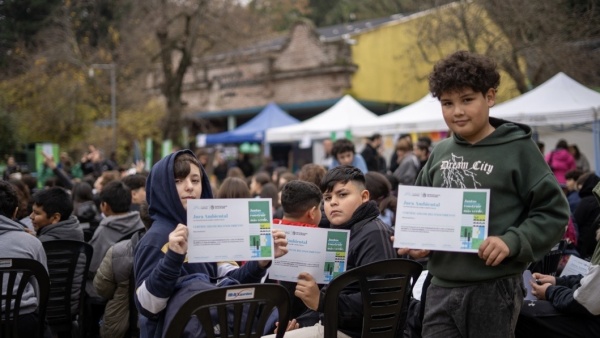 700 alumnos de La Plata juraron cuidar el ambiente en el Paseo del Bosque