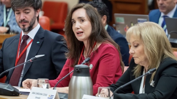 Villarruel cruz&oacute; a Adorni: "Me parece una verg&uuml;enza su accionar y sus explicaciones" por el patrimonio