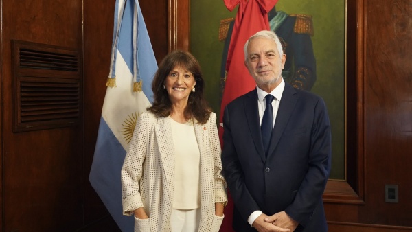 Alak reconoci&oacute; a la embajadora de la Orden de Malta por su aporte social en Melchor Romero