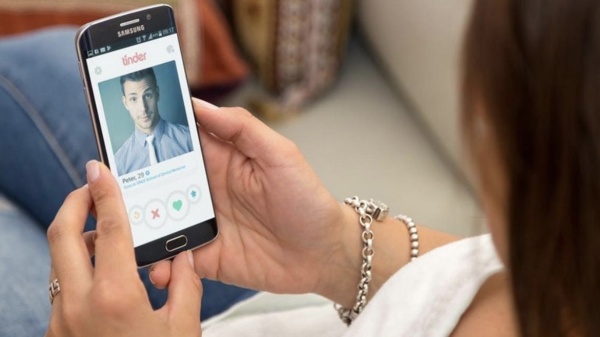 Crearon un perfil falso en Tinder con sus fotos y ahora investigan una posible suplantaci&oacute;n de identidad en La Plata