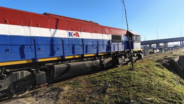 Descarril&oacute; un tren de cargas en La Plata y el accidente ocurri&oacute; a metros de un asentamiento