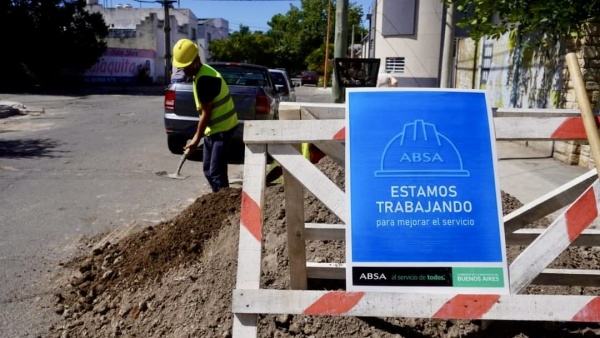 Cloacas desbordadas, calles inundadas y obras sin terminar: la pesadilla diaria que apunta a ABSA en La Plata