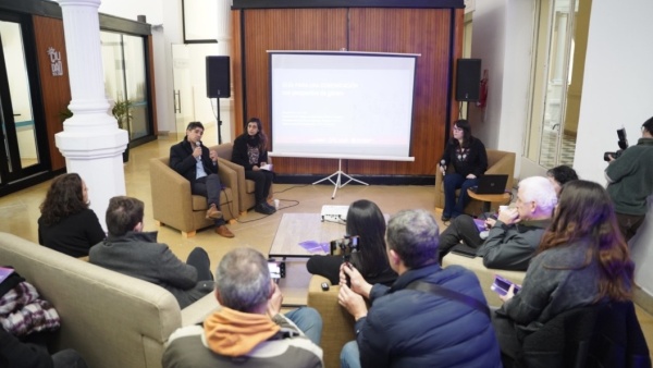 La Plata present&oacute; una gu&iacute;a para comunicar con perspectiva de g&eacute;nero: "Medios libres de violencias"
