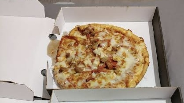 "Pizza para llevar": entr&oacute;, fingi&oacute; pedir comida y le revent&oacute; la cabeza al due&ntilde;o de un local en Berisso