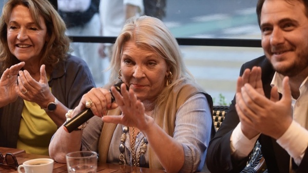 Carri&oacute; advirti&oacute; sobre un &ldquo;experimento social&rdquo; de Milei con Inteligencia Artificial y apunt&oacute; contra Peter Thiel