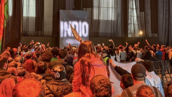 Entre l&aacute;grimas, banderas y miles de fieles: la conmovedora despedida al Indio Solari en Avellaneda