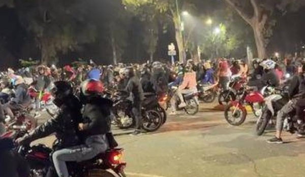 &ldquo;Se acab&oacute; la joda en La Plata&rdquo;: proyecto busca prohibir caravanas de motos y secuestrarlas en el acto