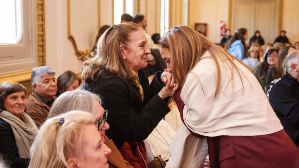 Tolosa Paz en La Plata: "No hay democracia sin Memoria" en acto por jubilados sobrevivientes y derechos humanos