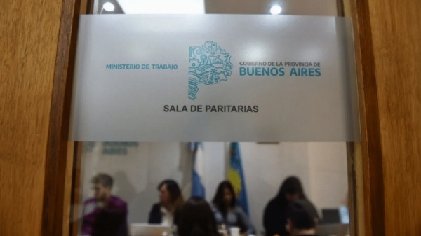 Paritaria bonaerense: Provincia posterg&oacute; la reuni&oacute;n con docentes y estatales esperan oferta reci&eacute;n en julio