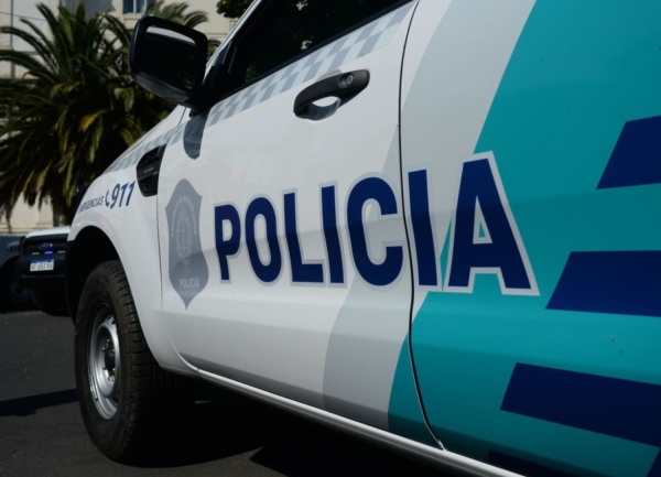 Detuvieron a un polic&iacute;a en La Plata tras la muerte de un presunto motochorro durante un intento de robo