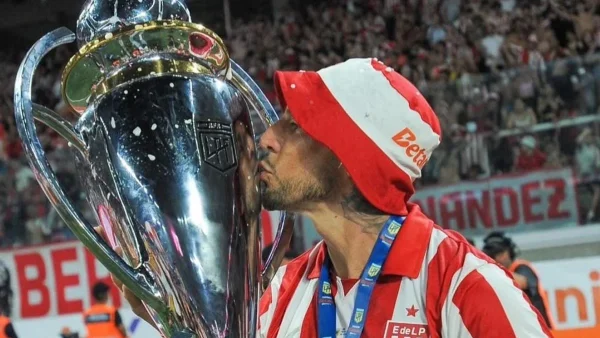 Estudiantes rindi&oacute; honores al Principito Sosa en el d&iacute;a de su cumplea&ntilde;os: "En el Olimpo de los m&aacute;s ganadores"