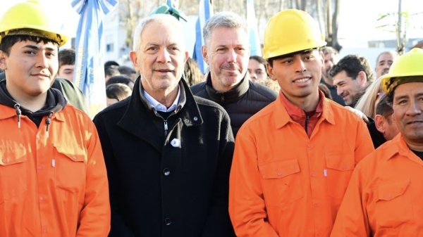 Alak inaugur&oacute; la &uacute;ltima etapa de la pavimentaci&oacute;n de avenida 60 en Los Hornos