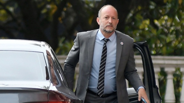 Pidieron la detenci&oacute;n de Mart&iacute;n Insaurralde tras el esc&aacute;ndalo del video con d&oacute;lares de J&eacute;sica Cirio