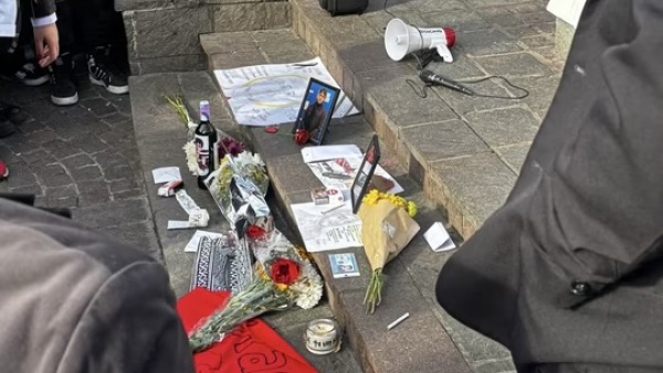Gaspi inmortal: su mam&aacute; Michelle rompi&oacute; en llanto en el homenaje del Obelisco &ldquo;Mi hijo es mi pich&oacute;n&rdquo;