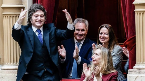 Pettovello o Quirno: los 2 nombres que suenan para reemplazar a Adorni en Jefatura de Gabinete