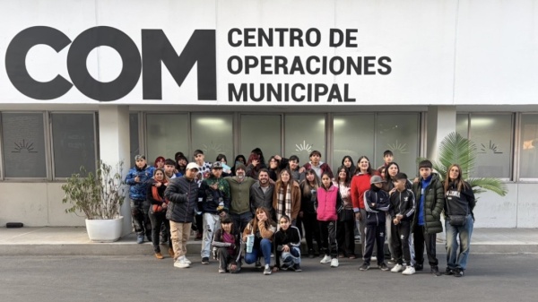 Gafas de alcoholemia y charlas de estafas: la Municipalidad de La Plata capacit&oacute; a 120 j&oacute;venes del Envi&oacute;n en el COM