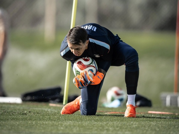 Bielsa rendido ante la figura de Fernando Muslera