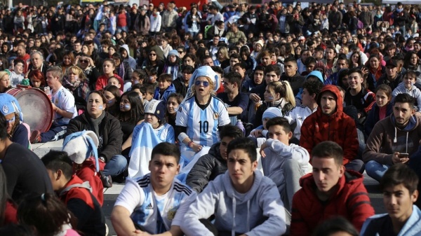 La Plata se queda sin una tradici&oacute;n mundialista: no habr&aacute; Fan Fest gratuito en Plaza Moreno
