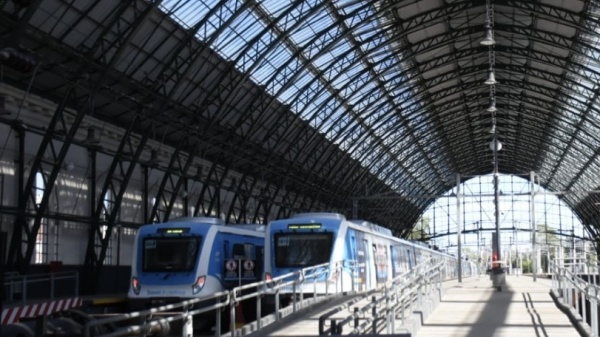 Aument&oacute; el boleto de las l&iacute;neas nacionales: qu&eacute; pasa con los micros y el Tren Roca que llegan a La Plata