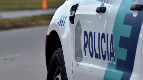 Entraron con una llave, amenazaron a una adolescente de 15 a&ntilde;os y desvalijaron una casa en La Plata