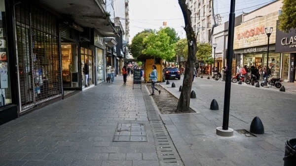 Las ventas minoristas volvieron a crecer tras 13 meses, pero CAME advierte que el consumo sigue muy golpeado