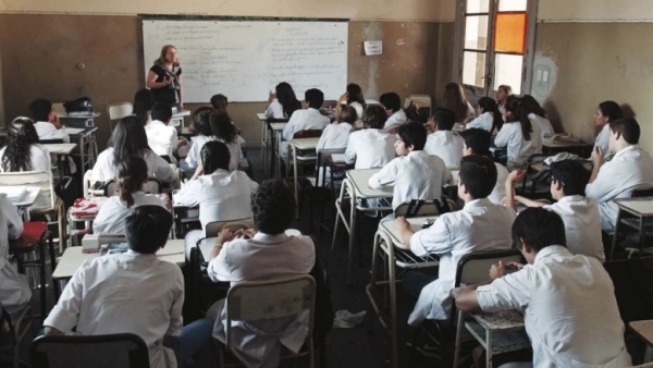 Solo 3 de cada 4 j&oacute;venes terminan la secundaria en Argentina y el pa&iacute;s qued&oacute; quinto en la regi&oacute;n