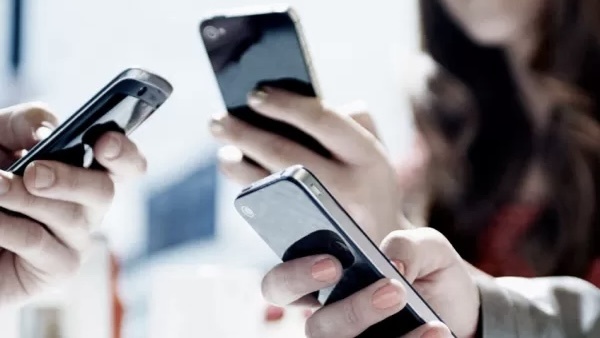 Uno de cada tres celulares que se venden en Argentina es de contrabando: el dato que encendi&oacute; las alarmas