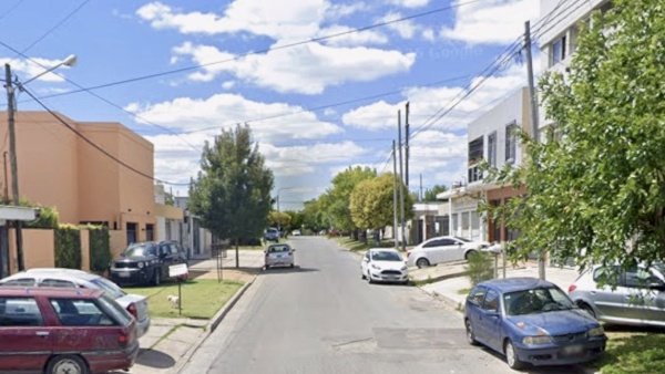 Desvalijaron la casa de un penitenciario en La Plata y se llevaron hasta su uniforme oficial