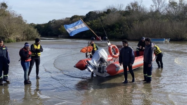 Hallaron otro cuerpo en Uruguay y sospechan que podr&iacute;a ser uno de los pescadores desaparecidos en el R&iacute;o de La Plata