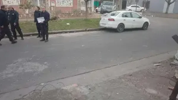 Recuper&oacute; su bicicleta robada y horas despu&eacute;s balearon el frente de su casa en La Plata