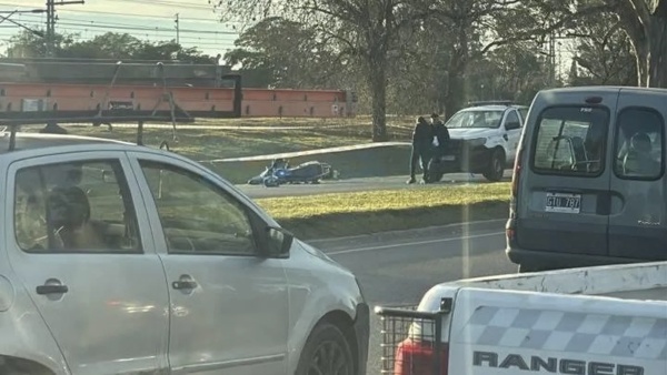 Intent&oacute; robarle la moto a un polic&iacute;a federal en La Plata, se defendi&oacute; a los tiros y uno de los delincuentes muri&oacute;