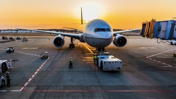 Alak acelera un plan para reactivar el aeropuerto de La Plata con un hub log&iacute;stico y vuelos low cost
