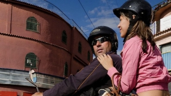 Chofer de Didi Moto fue a buscar un viaje en La Plata y una adolescente de 15 a&ntilde;os lo atac&oacute; con un fierro para rob&aacute;rsela