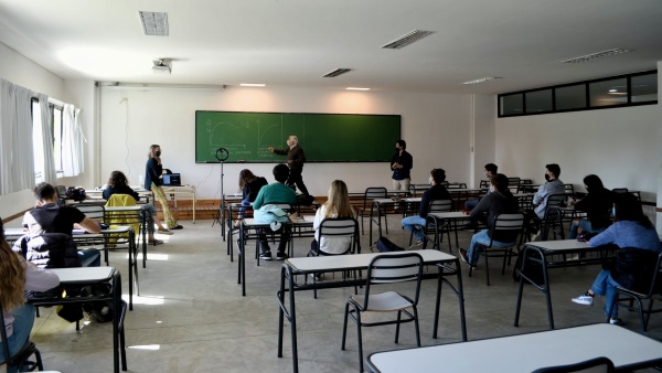 La UNLP abre una nueva oportunidad para estudiar una carrera sin haber terminado el secundario: c&oacute;mo anotarse