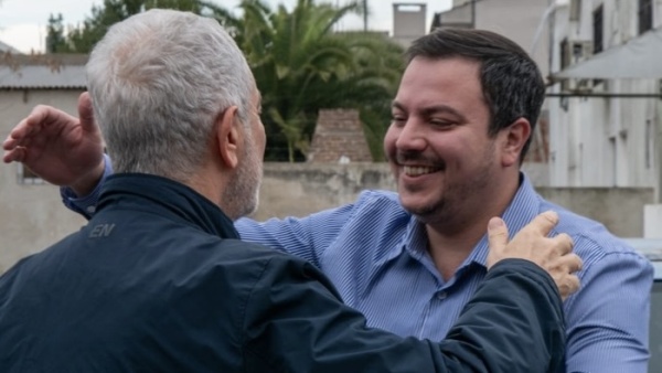 El salto pol&iacute;tico de Pablo El&iacute;as: el concejal que se aleja definitivamente de La C&aacute;mpora y ya se muestra con Alak y Kicillof