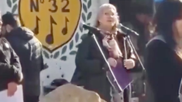 &ldquo;Vengo a traer la palabra del gobernador&rdquo;: una inspectora cuestion&oacute; al Gobierno y los padres denunciaron adoctrinamiento
