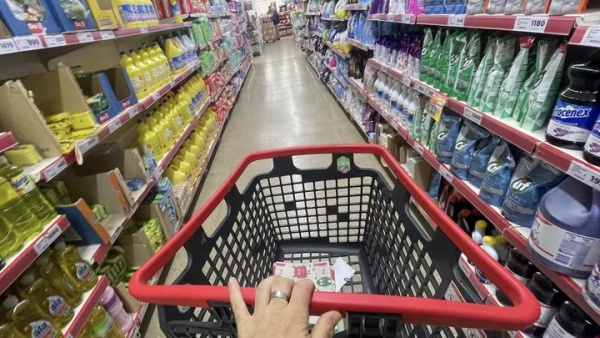 Por qu&eacute; el consumo no repunta pese a la baja de la inflaci&oacute;n