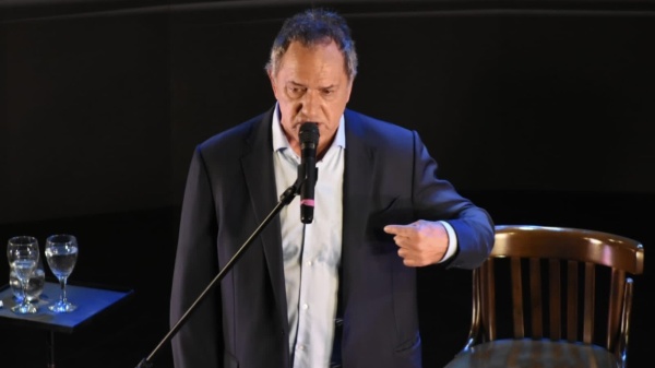 Intentaron robar la casa de Daniel Scioli con m&aacute;scaras de payaso y detuvieron a un ex custodio