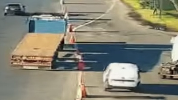 Lo frenaron en la Autopista La Plata-Buenos Aires por no tener la VTV, atac&oacute; a un inspector y qued&oacute; inhabilitado de por vida