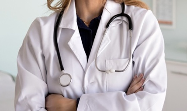 Una mujer debi&oacute; pedir disculpas en redes tras amenazar y escrachar a una m&eacute;dica de La Plata