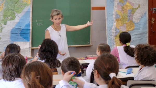 Paritaria bonaerense: Kicillof ofreci&oacute; 2,5% a los docentes, los gremios lo rechazaron y sigue la negociaci&oacute;n